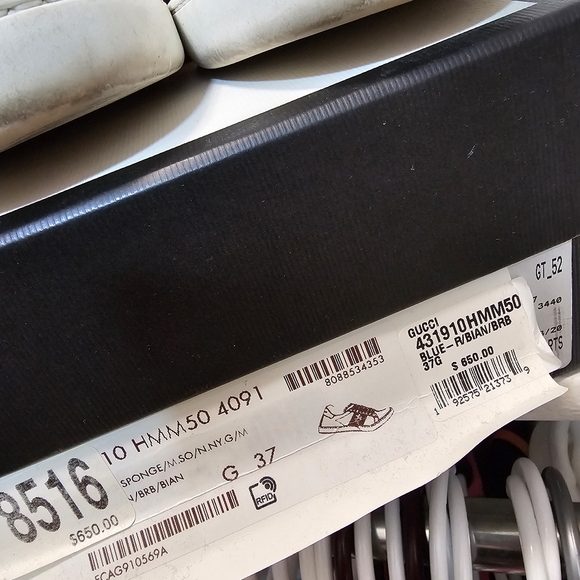 Authentic Gucci Ace Sneakers Shoes - Picture 2 of 10